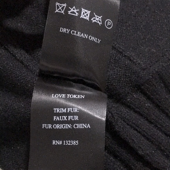 Love Token✨Marlene Faux Fur Pocket Turtleneck Long Sleeve Sweater Black Medium! - Picture 6 of 11